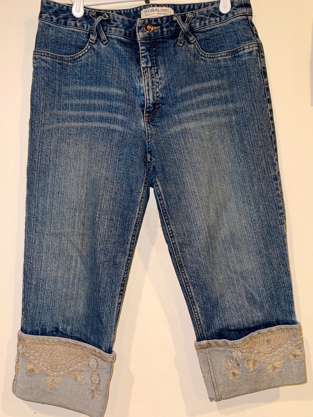 Tribal Embroidered Cuff Capri Jeans ✨ Stunning Detail & Perfect Stretch ✨